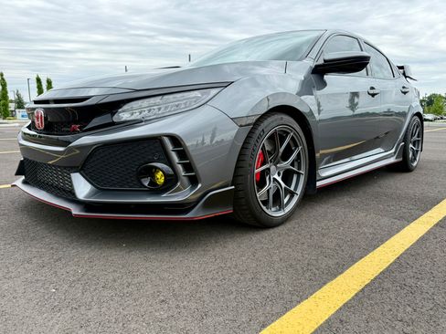 Used 2017 Honda Civic Type R image 17