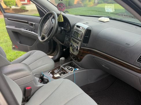 Used 2012 Hyundai Santa Fe GLS AWD/4WD image 8