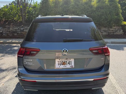 Used 2018 Volkswagen Tiguan SE FWD image 8