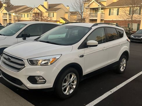 Used 2018 Ford Escape SE image 17