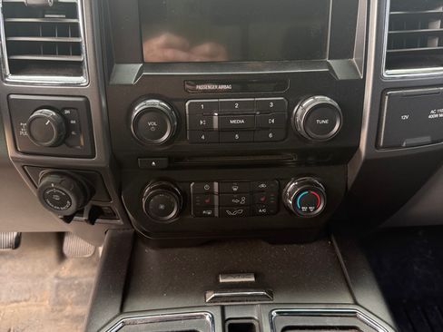 Used 2017 Ford F150 XLT w/ Equipment Group 302A Luxury AWD/4WD image 9