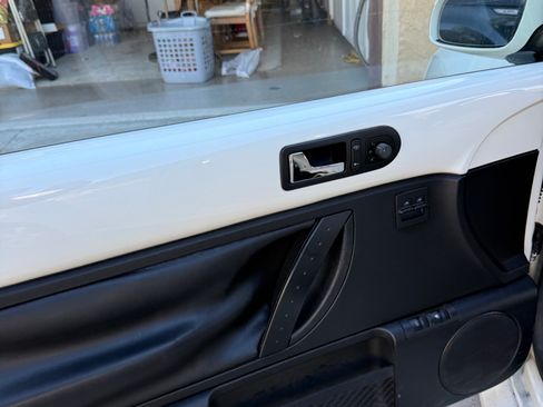 Used 2008 Volkswagen Beetle SE image 9