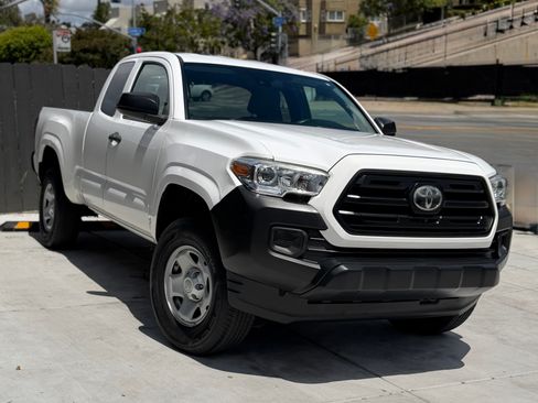 Used 2019 Toyota Tacoma SR RWD image 1
