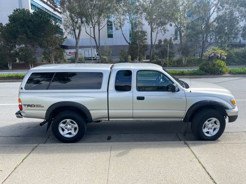 Used 2004 Toyota Tacoma PreRunner image 9