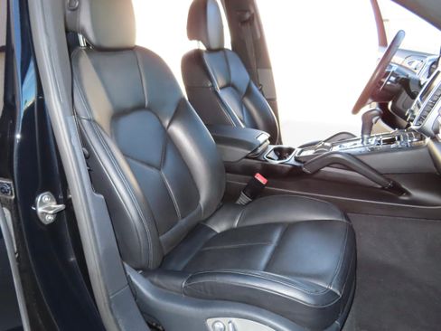 Used 2015 Porsche Cayenne Diesel w/ Premium Package image 15
