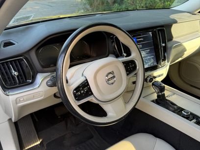 Used 2020 Volvo S60 T5 Momentum