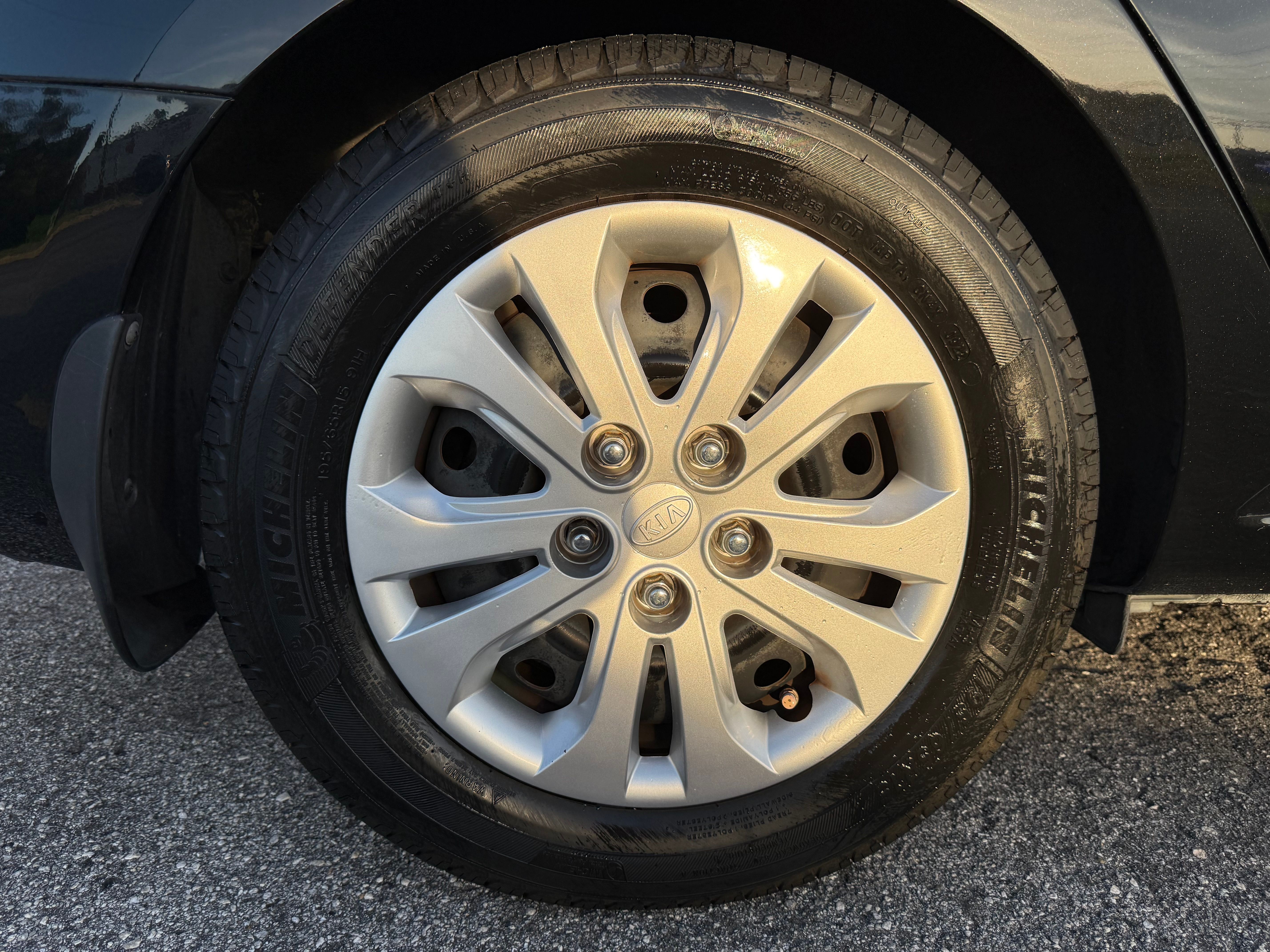 Used 2013 Kia Forte EX w/ Fuel Economy Pkg FWD image 10