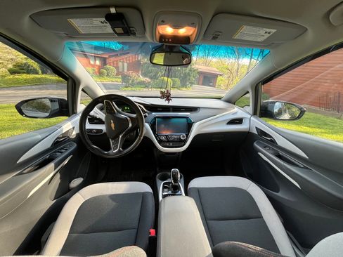 Used 2020 Chevrolet Bolt LT FWD image 13