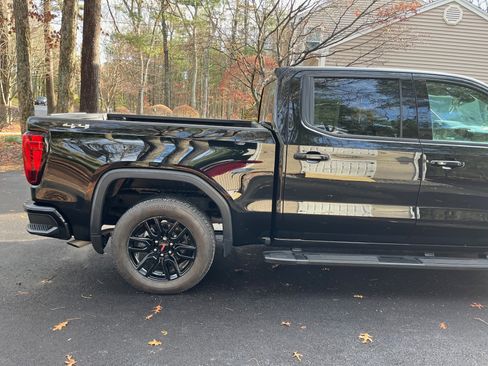 Used 2024 GMC Sierra 1500 Elevation w/ LPO, Elevation Black Package image 10