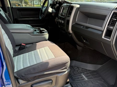 Used 2016 RAM 2500 Tradesman w/ Chrome Appearance Group image 10