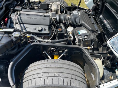 Used 1995 Chevrolet Corvette Convertible image 16