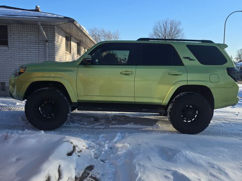 Used 2023 Toyota 4Runner TRD Off-Road Premium image 1