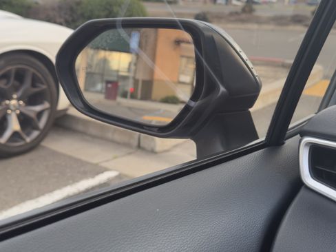 Used 2023 Toyota Corolla SE w/ SE Package image 24