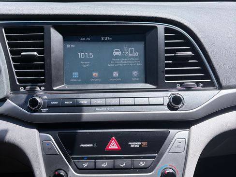 Used 2017 Hyundai Elantra SE FWD image 11