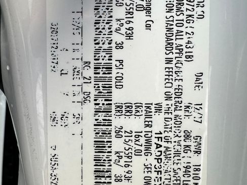 Used 2018 Ford Focus SE w/ SE Appearance Package image 21