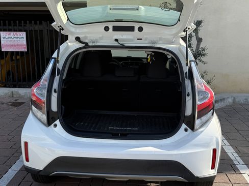 Used 2018 Toyota Prius C Three image 11