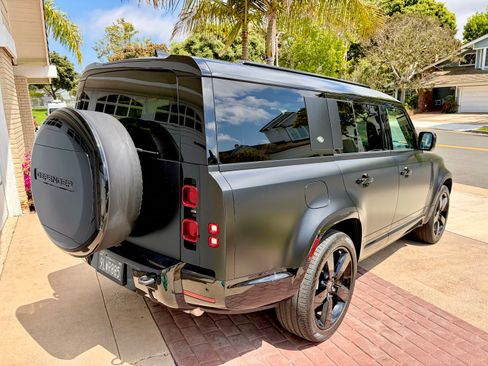 Used 2024 Land Rover Defender 130 X-Dynamic SE AWD/4WD image 9