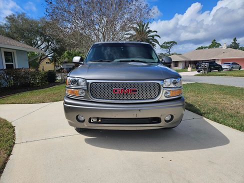 Used 2006 GMC Yukon Denali image 2