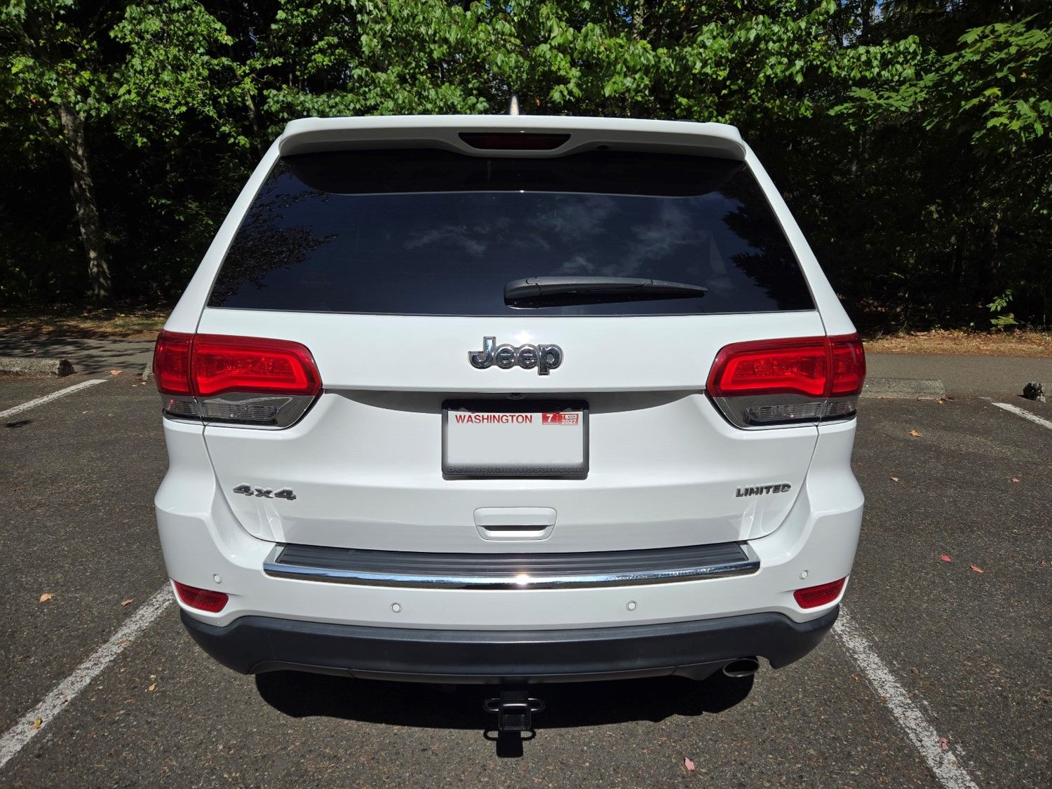 Used 2017 Jeep Grand Cherokee Limited AWD/4WD image 6