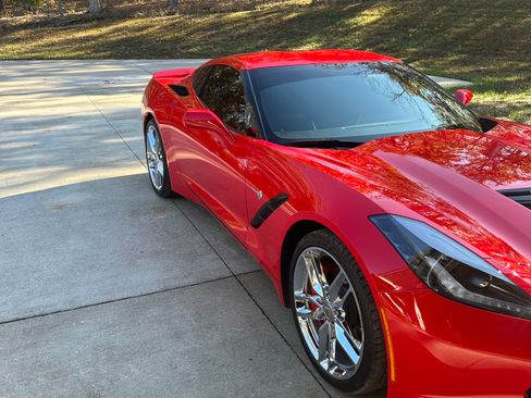 Used 2017 Chevrolet Corvette Stingray Coupe w/ 2LT Preferred Equipment Group RWD image 4