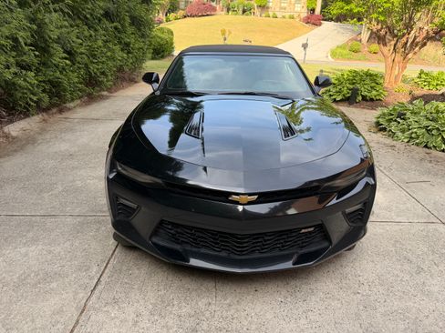 Used 2017 Chevrolet Camaro SS image 4