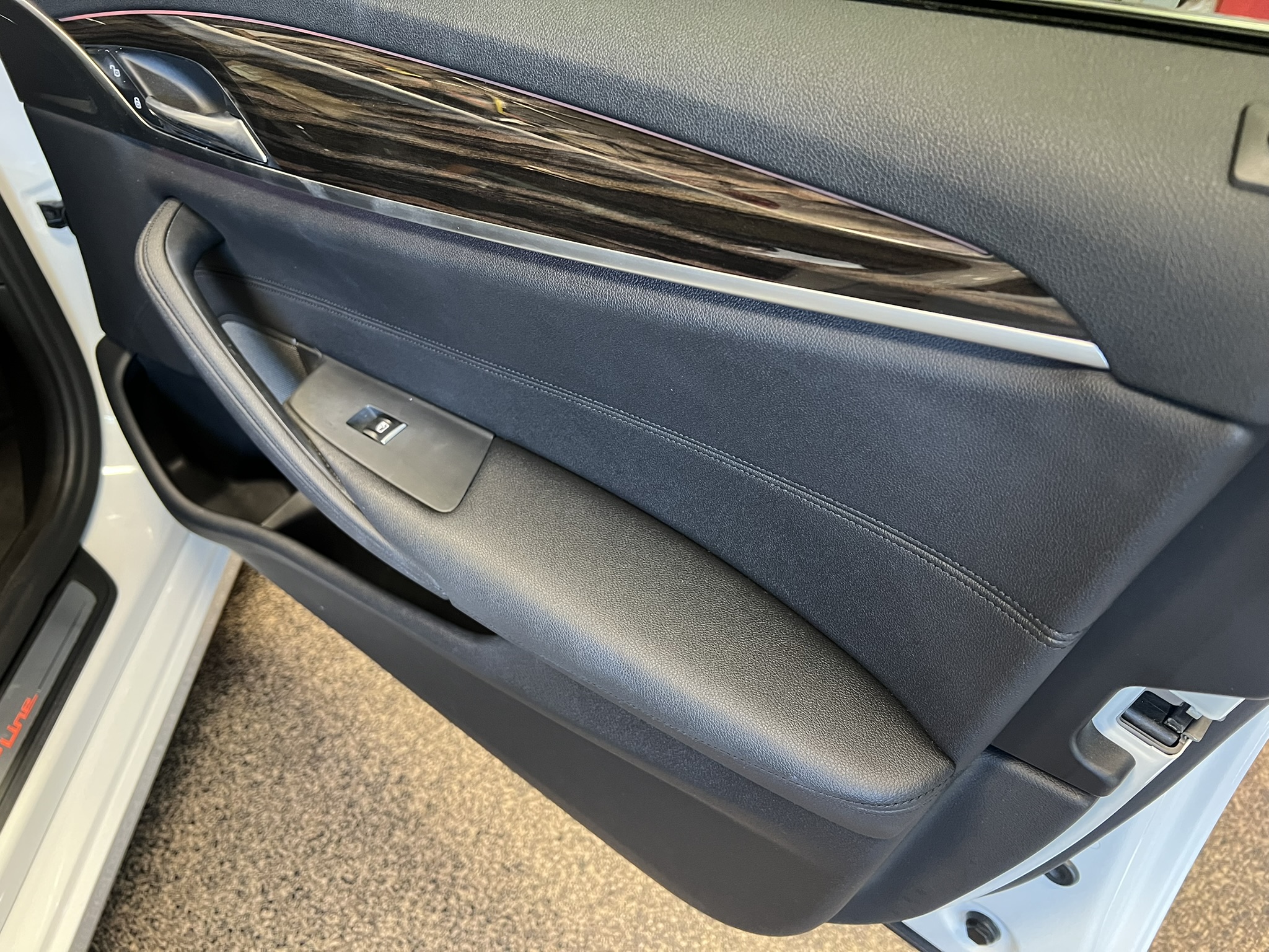 Used 2018 BMW 530i w/ Premium Package RWD image 20