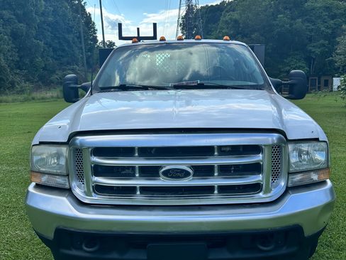 Used 2003 Ford F350 2WD Regular Cab DRW Super Duty image 2