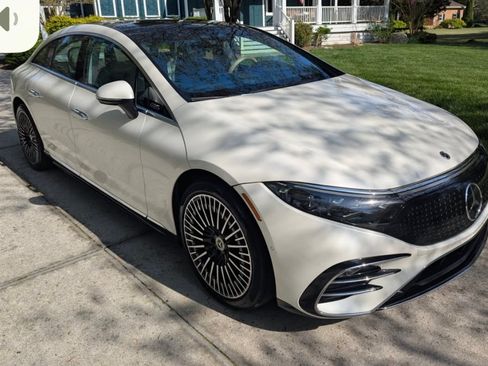 Used 2022 Mercedes-Benz EQS 580 4MATIC Sedan image 1