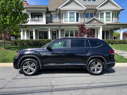 Used 2018 Volkswagen Atlas SEL w/ R-Line Package AWD/4WD image 2