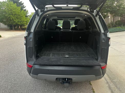 Used 2019 Land Rover Discovery SE AWD/4WD image 25