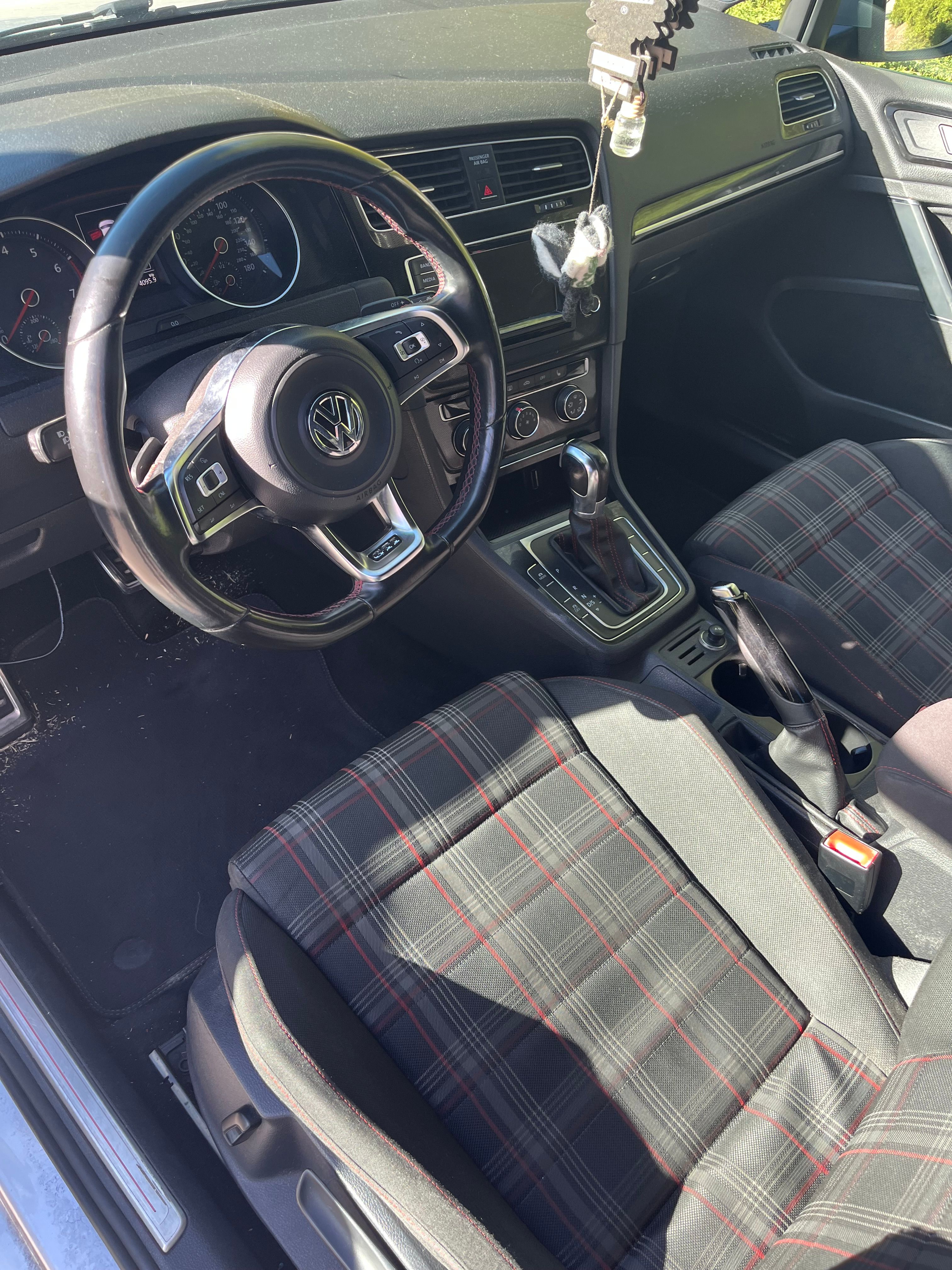 Used 2015 Volkswagen GTI S FWD image 12