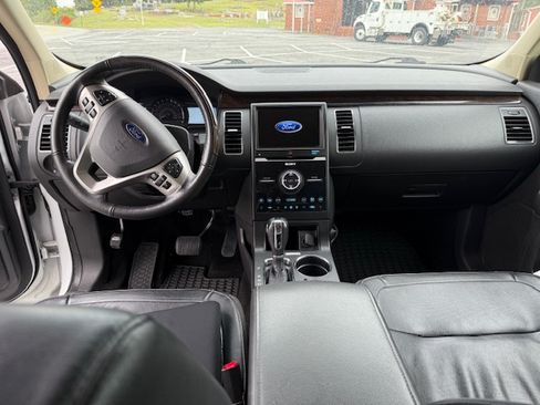 Used 2019 Ford Flex Limited image 9