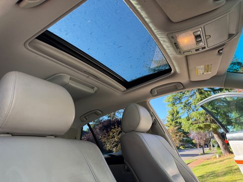 Used 2005 Lexus RX 330 AWD w/ Premium Plus Pkg image 6