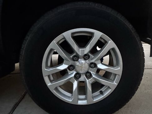 Used 1997 Chevrolet Tahoe 4WD 2-Door w/ Preferred Equipment Group 3 image 17