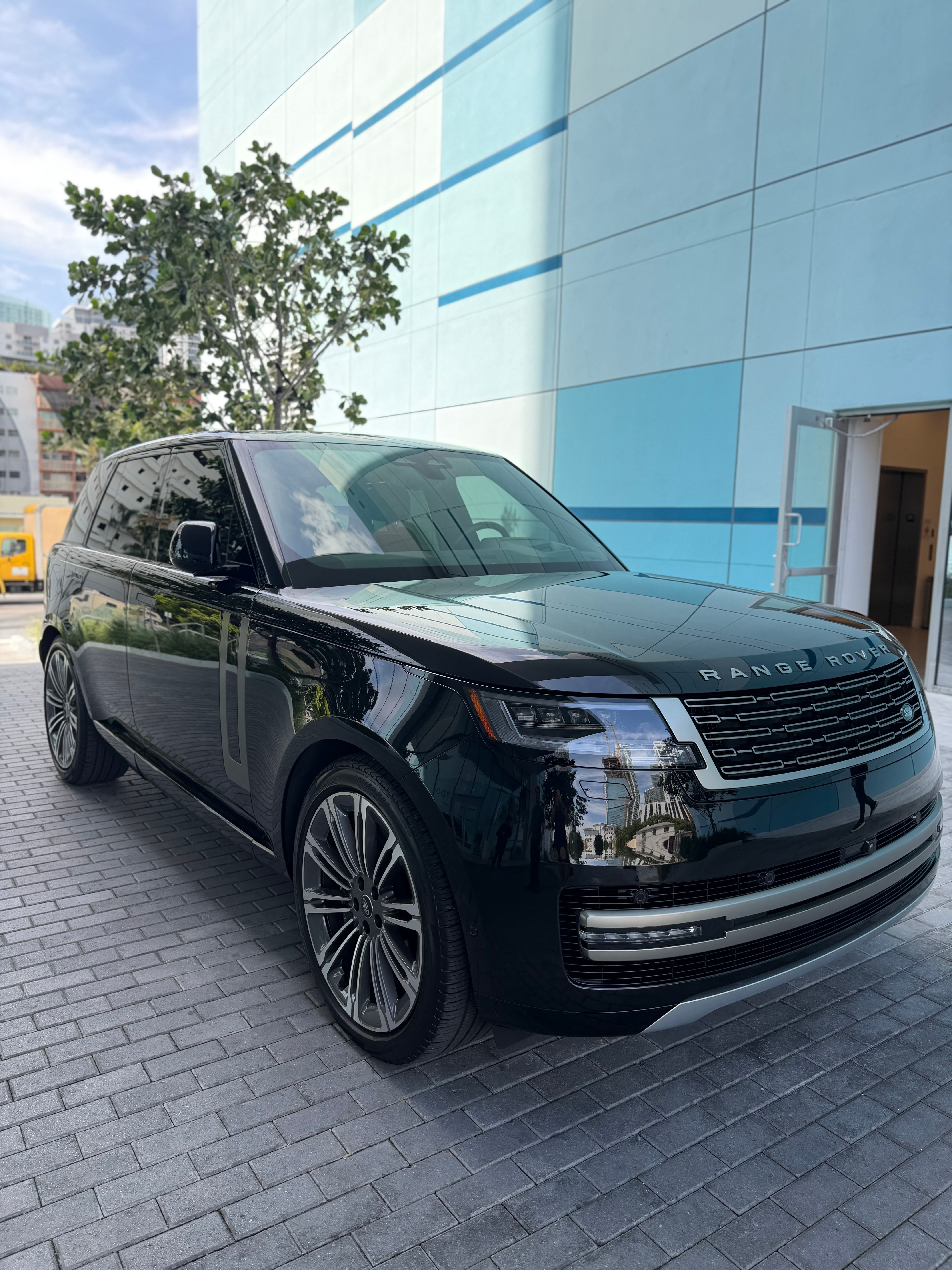 Used 2024 Land Rover Range Rover SE AWD/4WD image 27