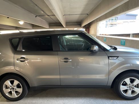Used 2017 Kia Soul image 12