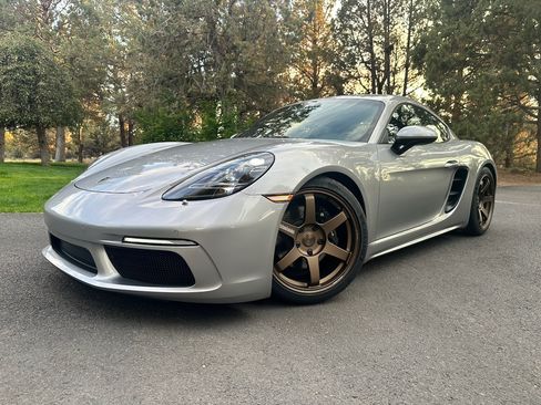 Used 2024 Porsche 718 Cayman RWD image 1