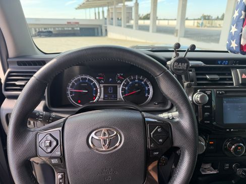 Used 2019 Toyota 4Runner TRD Pro AWD/4WD image 9