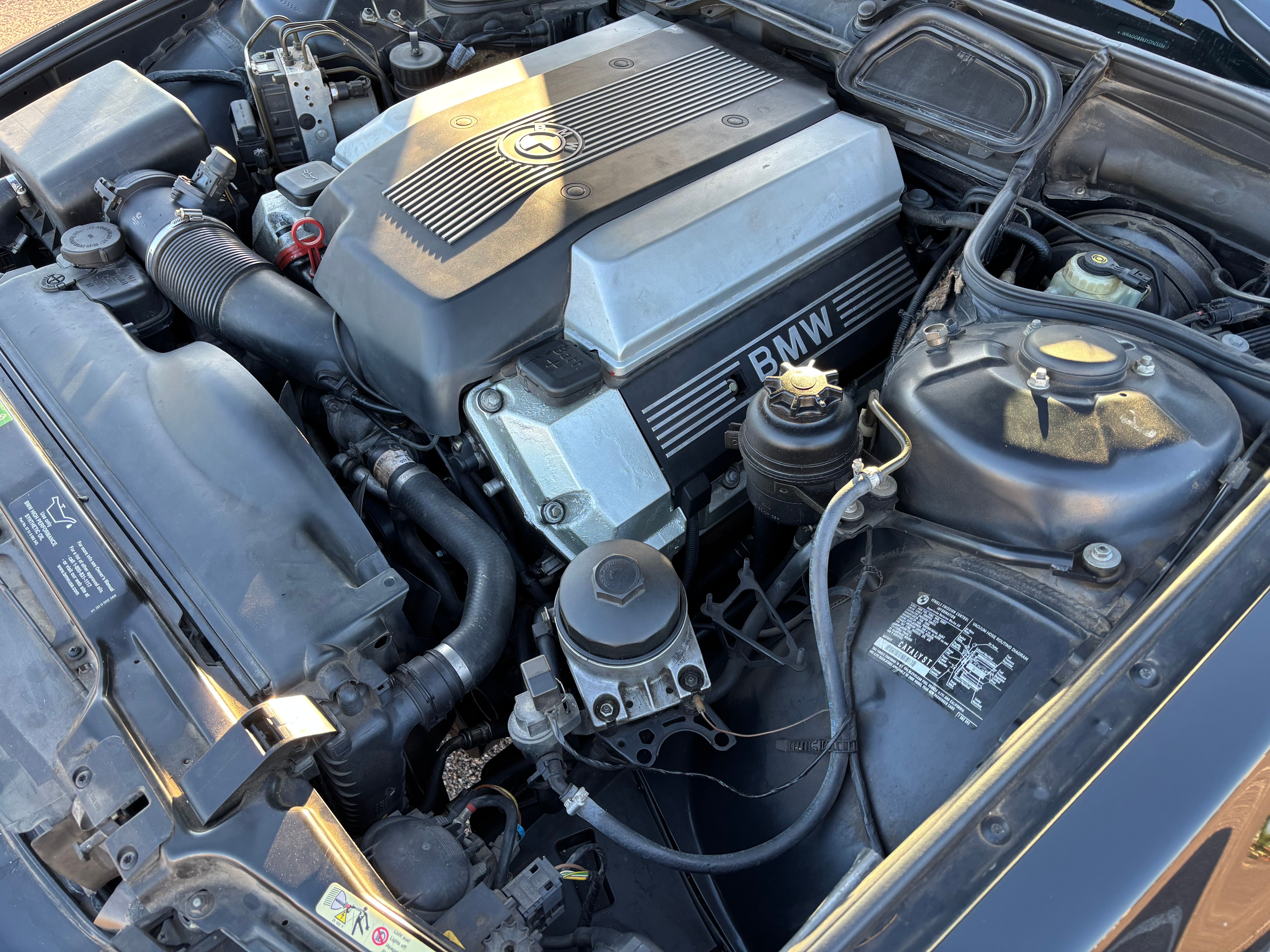 Used 2000 BMW 740i RWD image 8