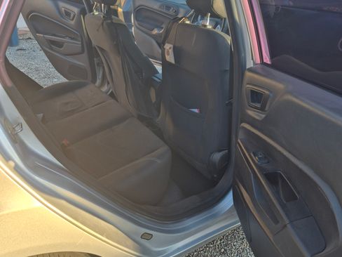 Used 2019 Ford Fiesta SE image 9