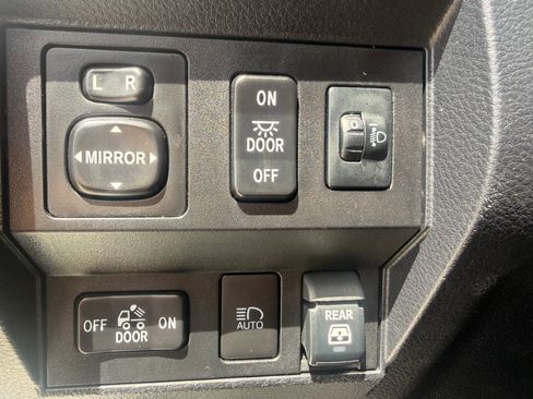 Used 2019 Toyota Tundra SR5 w/ SR5 Upgrade Package image 22