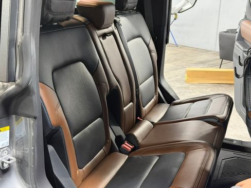 Used 2024 Ford Bronco Outer Banks w/ Sasquatch Package AWD/4WD image 18