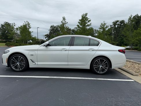 Used 2023 BMW 530e xDrive AWD/4WD image 9