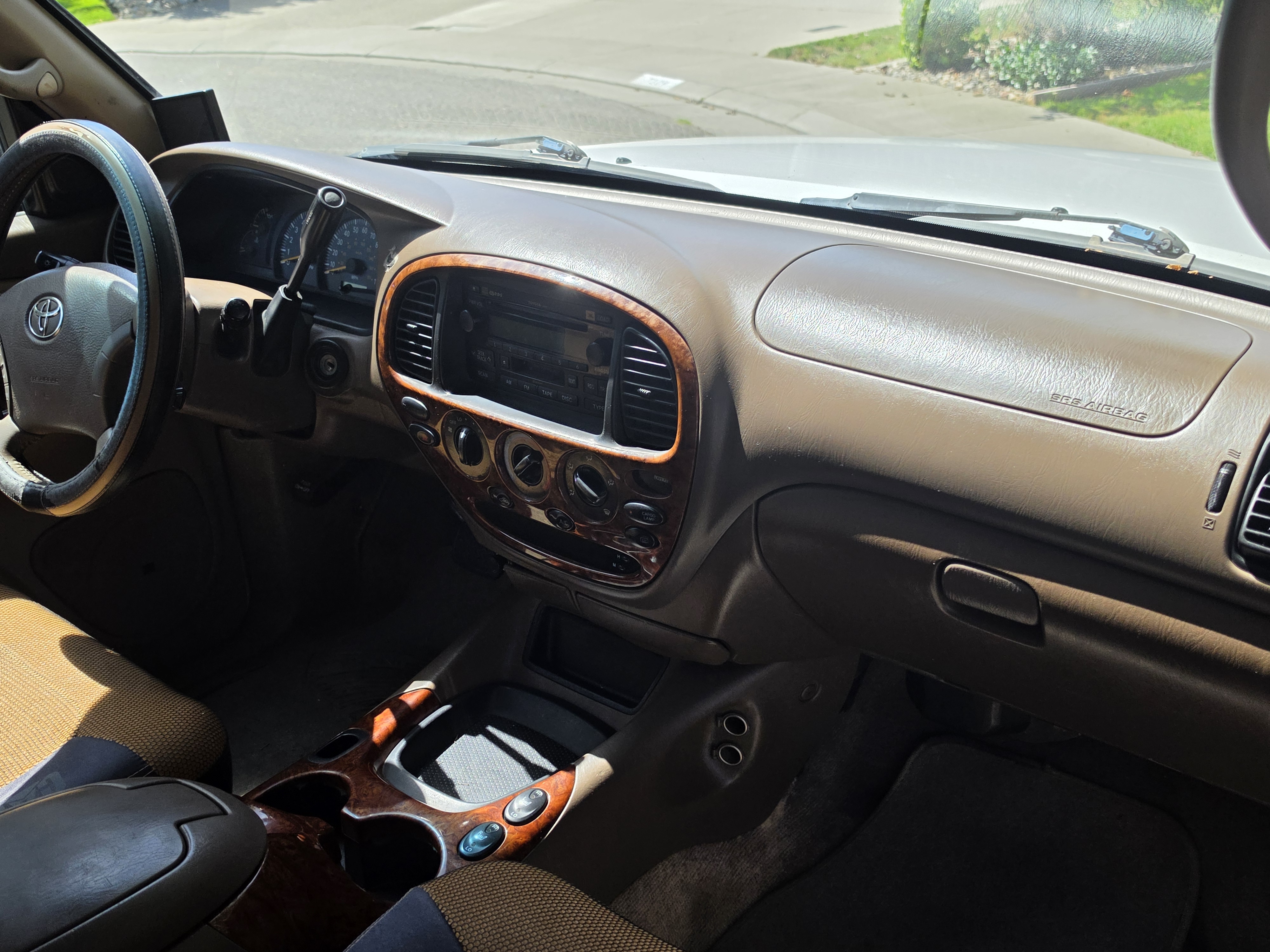 Used 2004 Toyota Tundra Limited w/ Towing Pkg RWD image 10