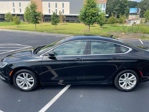Used 2016 Chrysler 200 Limited Platinum image 1