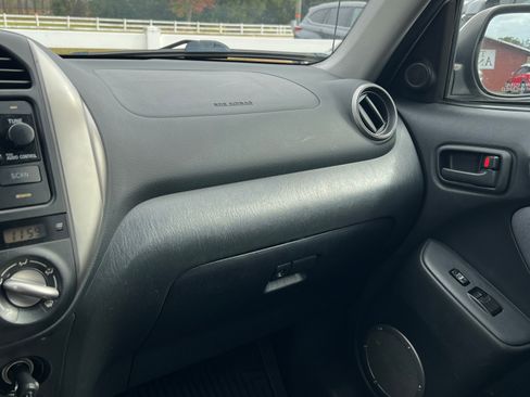 Used 2005 Toyota RAV4 4WD image 27