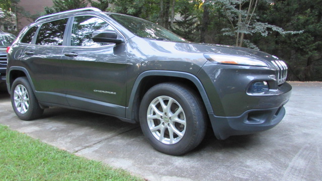 Used 2015 Jeep Cherokee Latitude FWD image 10