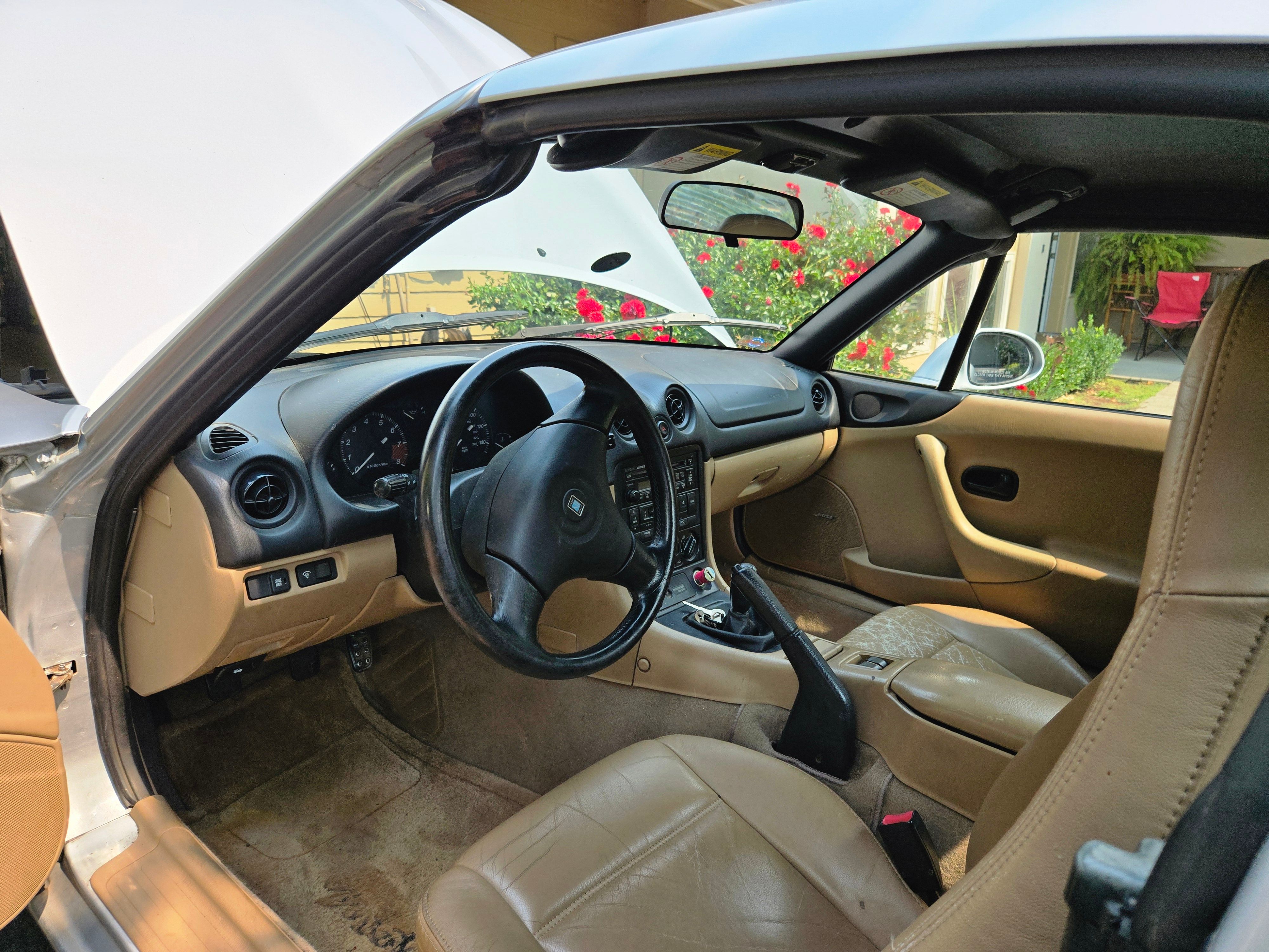 Used 1999 MAZDA MX-5 Miata RWD image 16