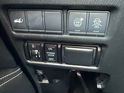 Used 2019 Nissan Armada SL w/ Premium Package AWD/4WD image 5
