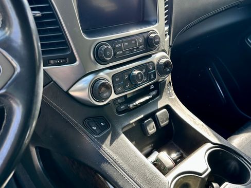 Used 2019 Chevrolet Tahoe LT RWD image 10